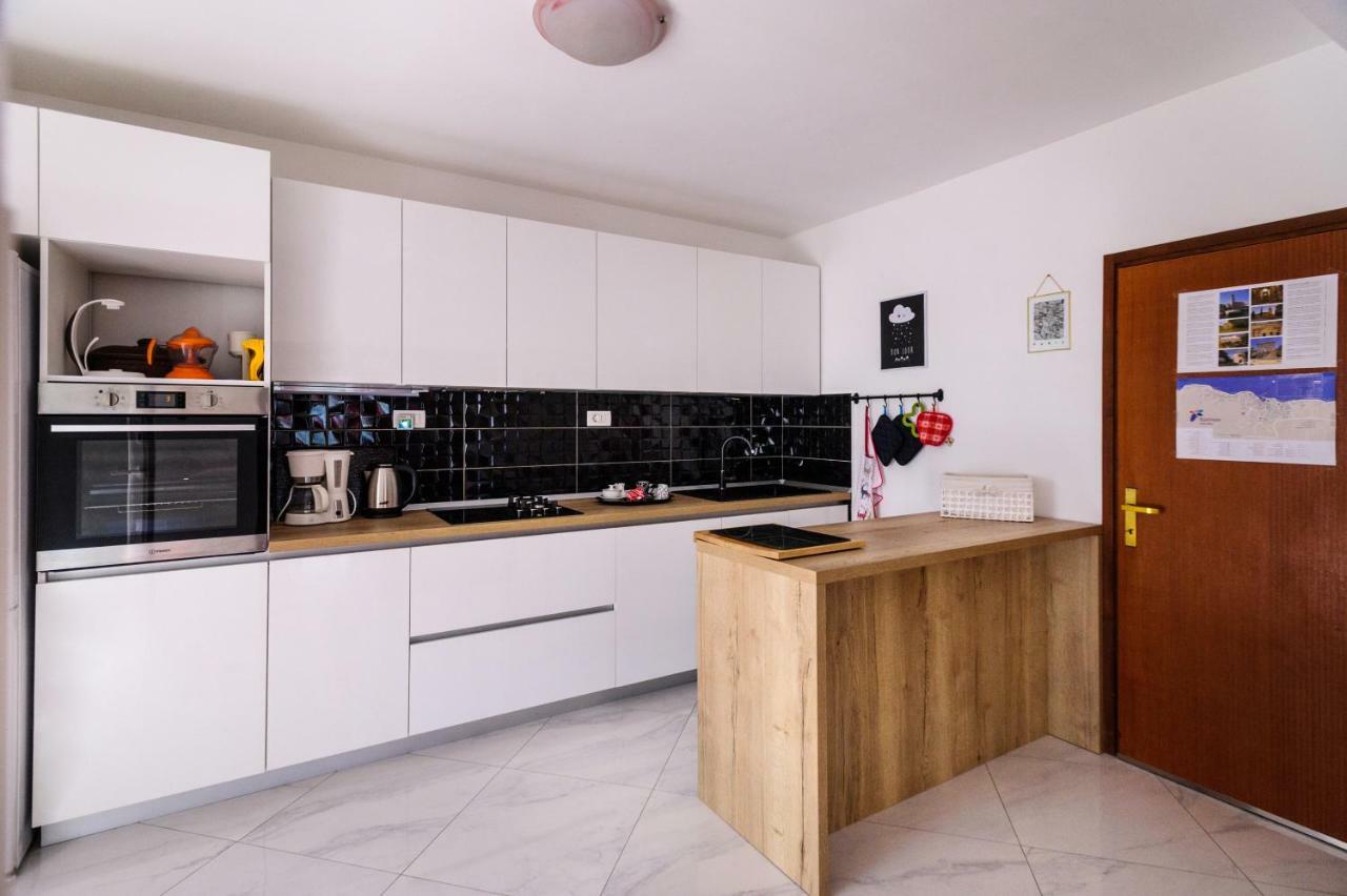 Great View Apartment Сутиван Екстериор снимка